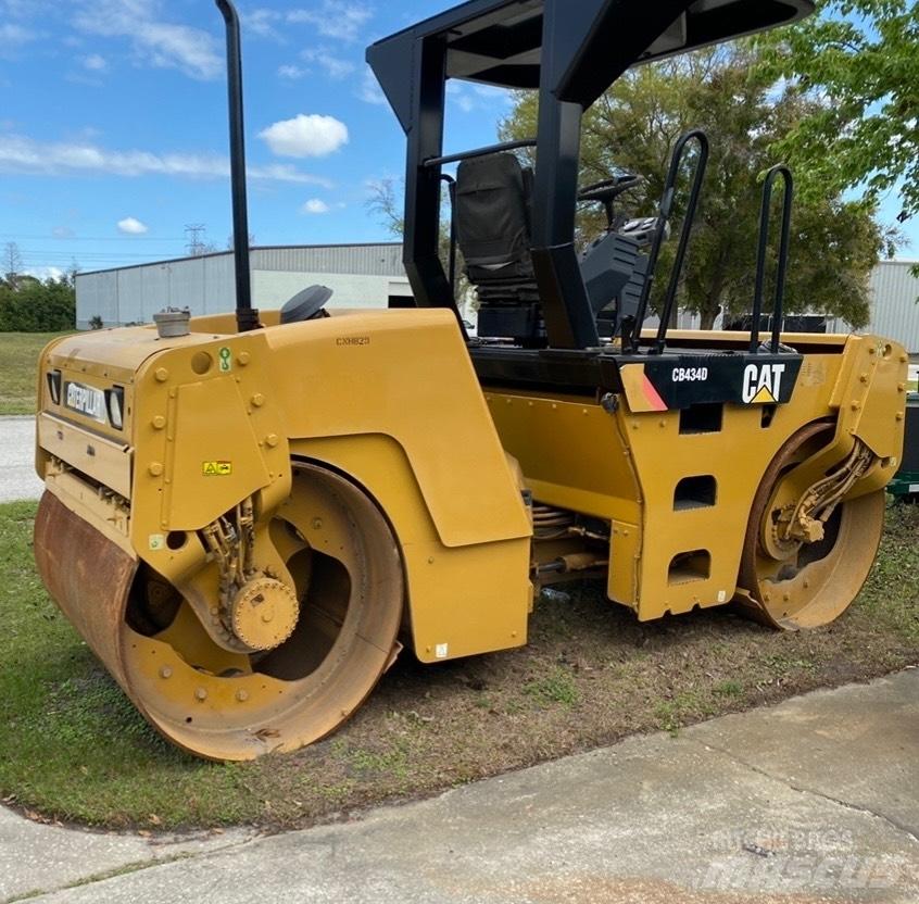 CAT CB 434 D Tandem Valser