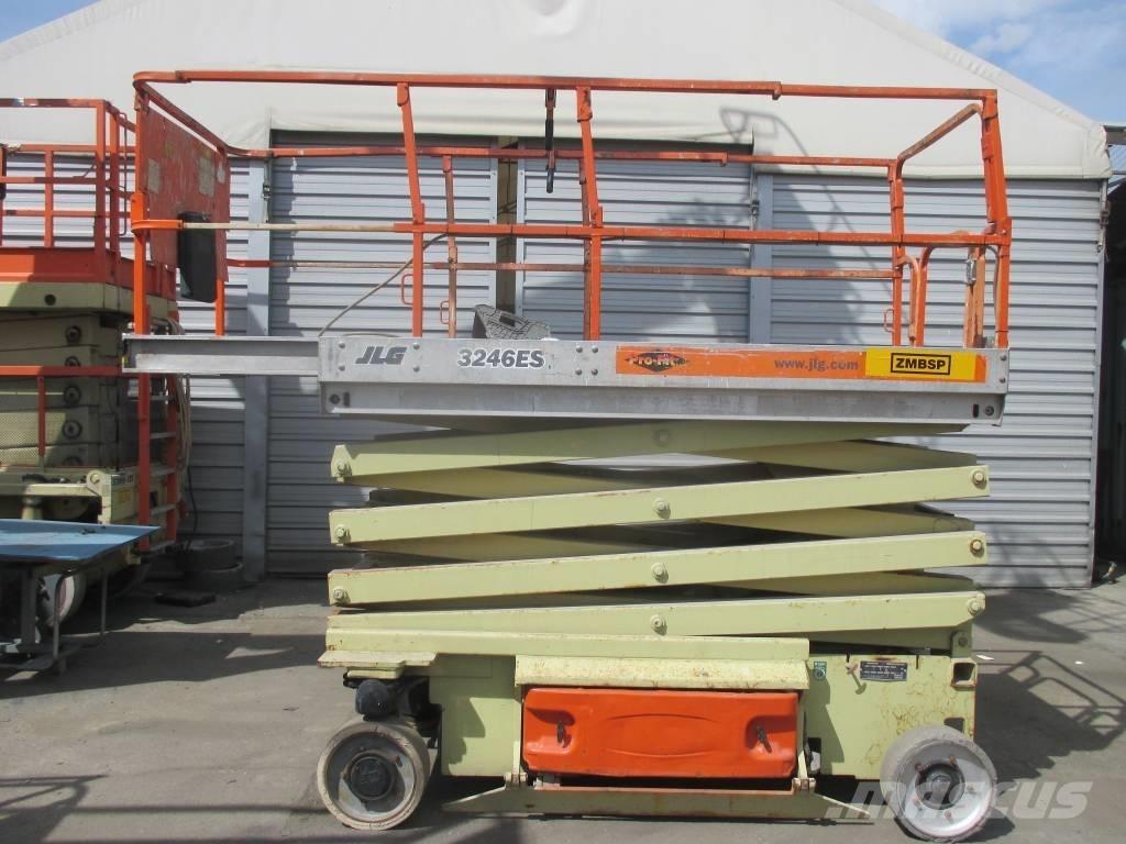JLG 3246 ES Sakselifter