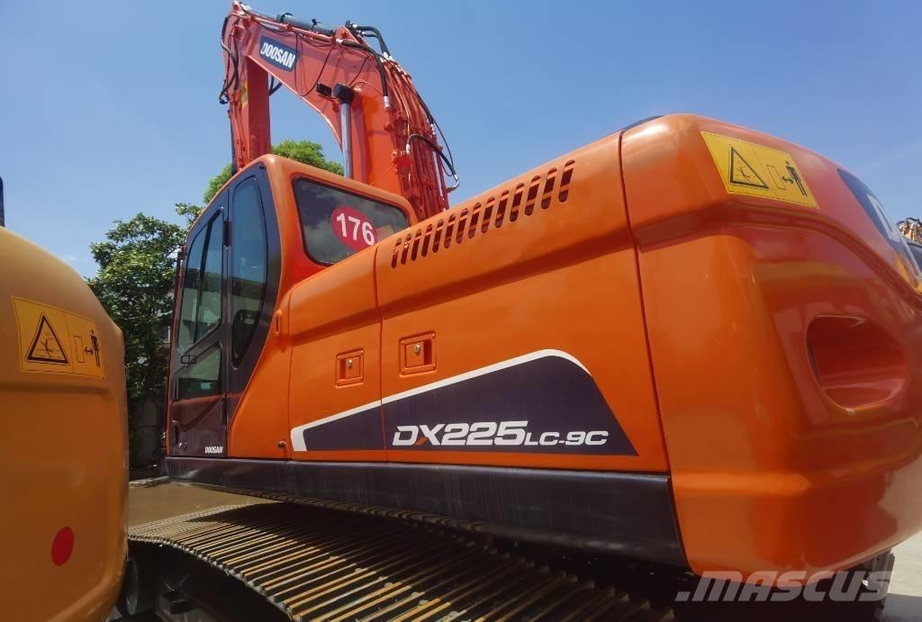 Doosan DX 225 LC-9C Beltegraver