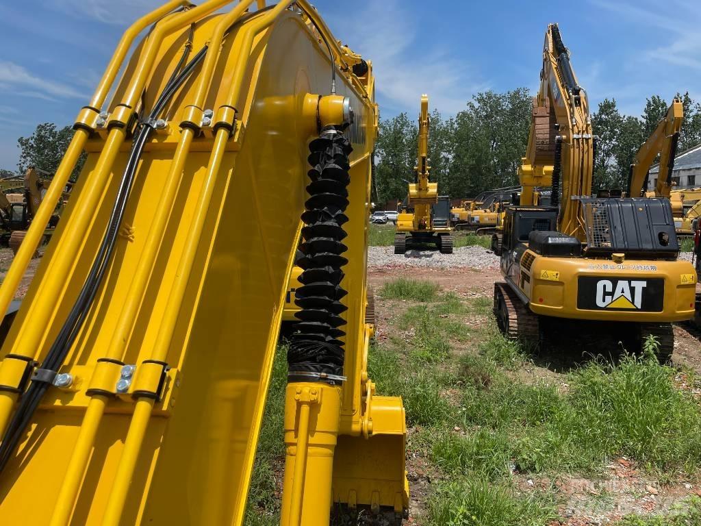 Komatsu PC 220 Beltegraver