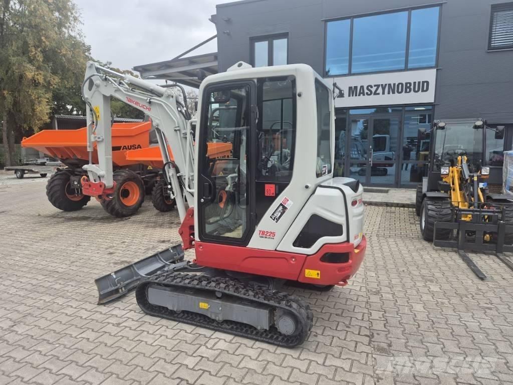 Takeuchi TB225 V0B Minigravere <7t