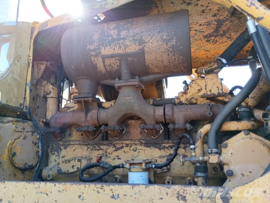 Komatsu D 85 A-12 Dozere Beltegående