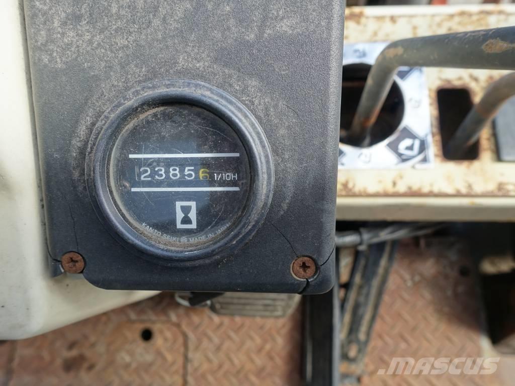 Nissan EH 02 A 20U Diesel Trucker