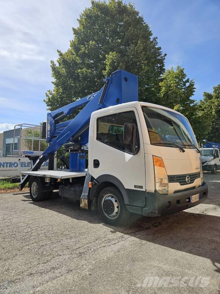 Socage DA 320 Bilmontert lift