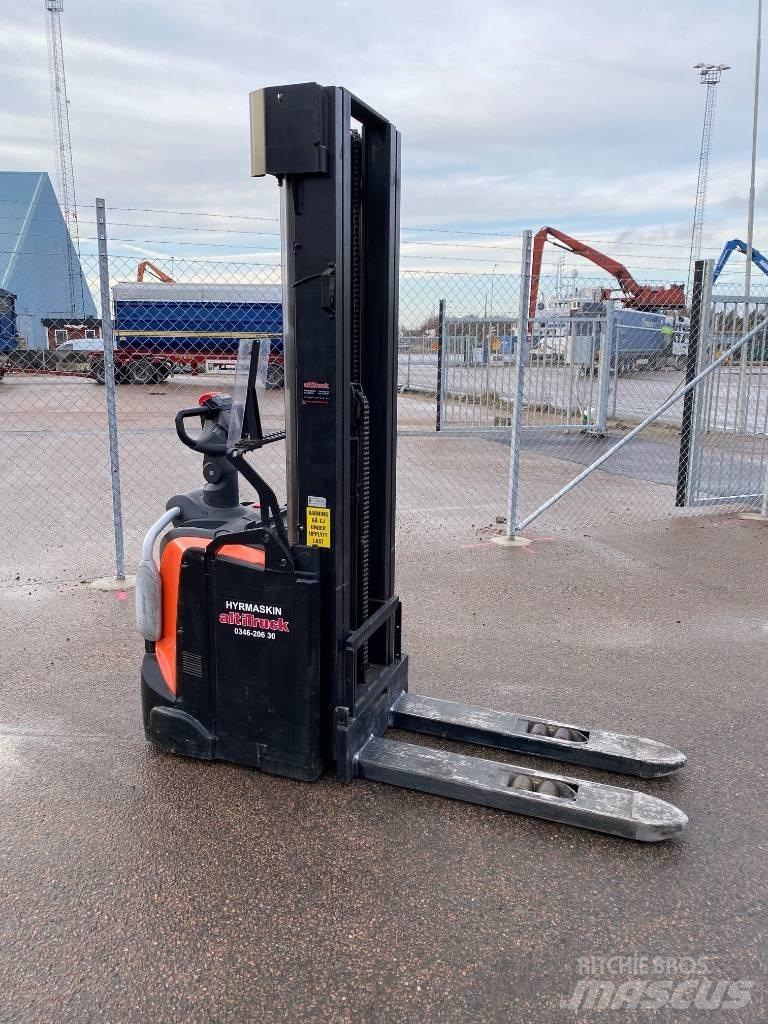 Toyota BT SPE 140 Ledestablere