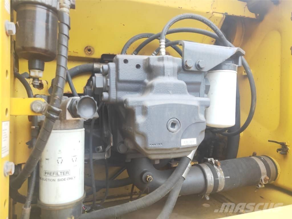 Komatsu PC210-8 Beltegraver