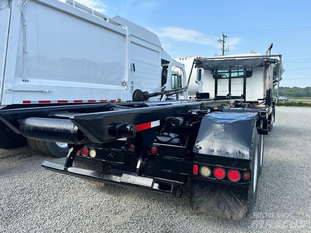 Mack CV 713 Kabelløft lastebiler