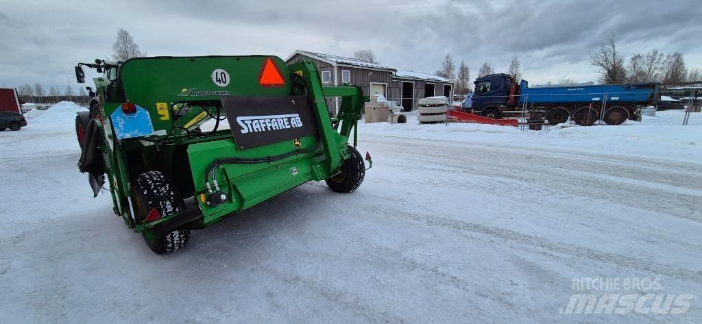 John Deere 835 Slåmaskiner