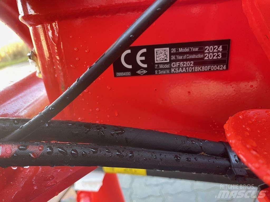Kuhn GF5202 Raker og høyvendere