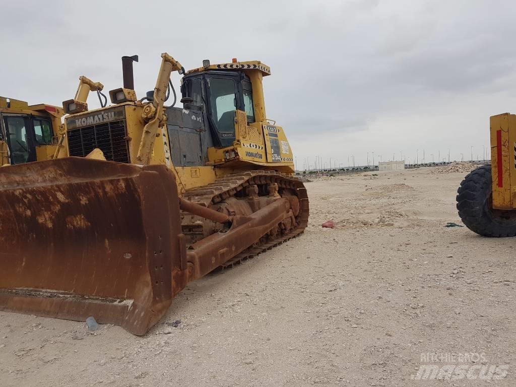Komatsu D 275 AX Dozere Beltegående