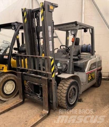 Nissan DX50LPG Propan trucker