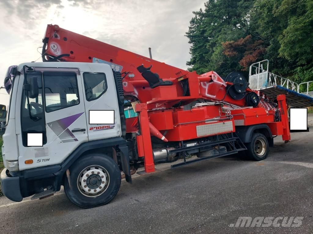 Horyong SKY450 Bilmontert lift