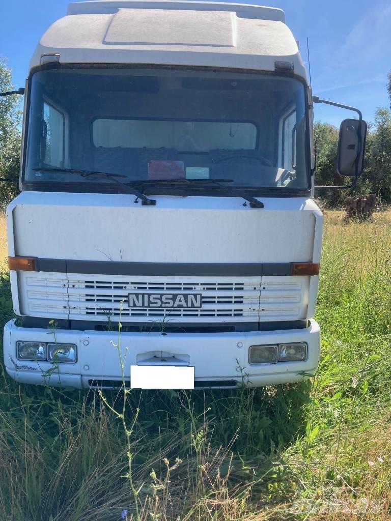 Nissan CAMPER L70 Bobil og campingvogn