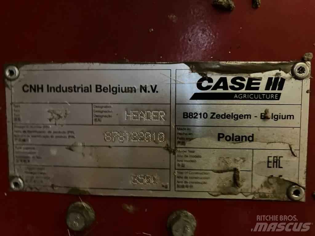 Case IH Axial 8240 Skurtreskere