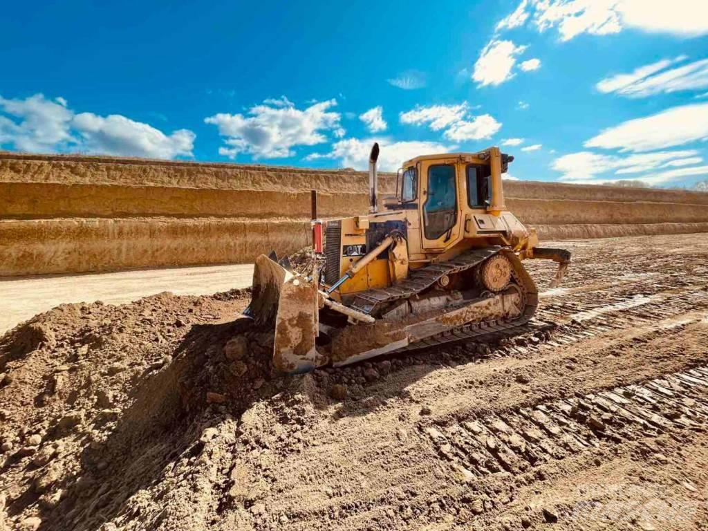 CAT D 5 H Dozere Beltegående