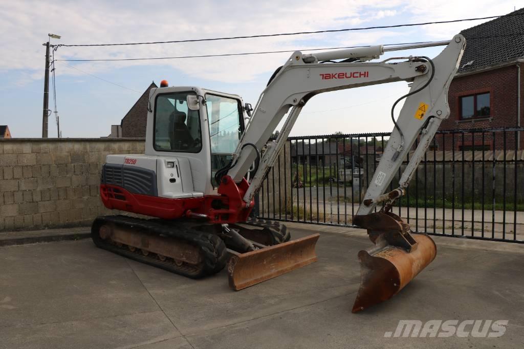 Takeuchi TB 250 Minigravere <7t