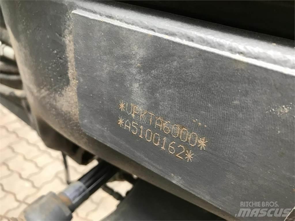 CLAAS Axion 870 Traktorer