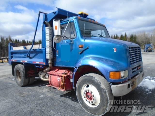 International 8100 Tippbil