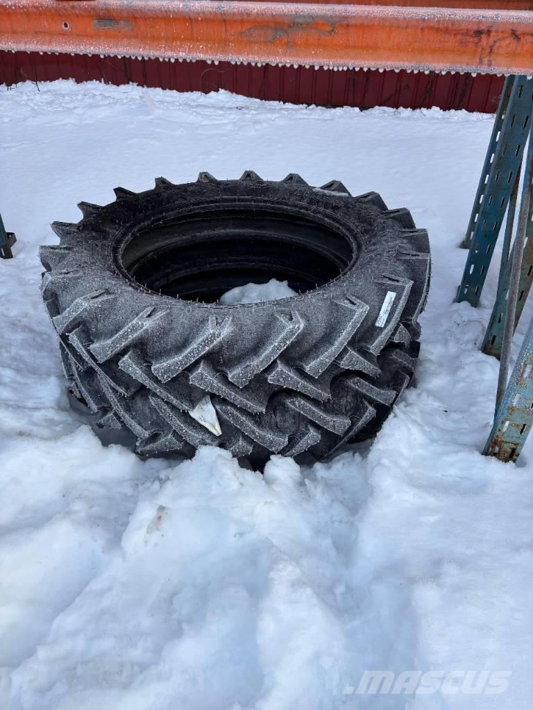 Alliance 12,4-32 Dekk, hjul og felger