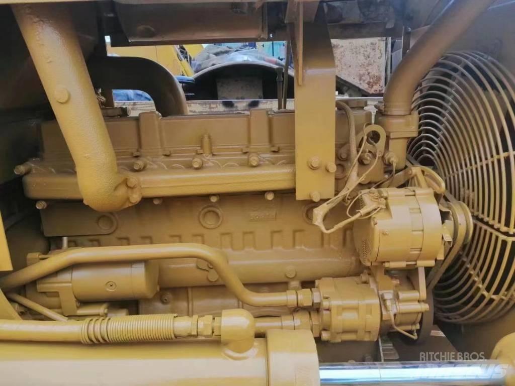 CAT D 4 C Dozere Beltegående