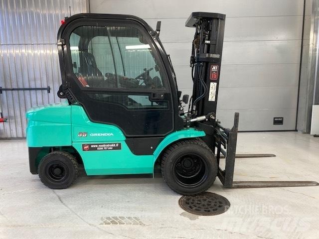 Mitsubishi FD35N Diesel Trucker