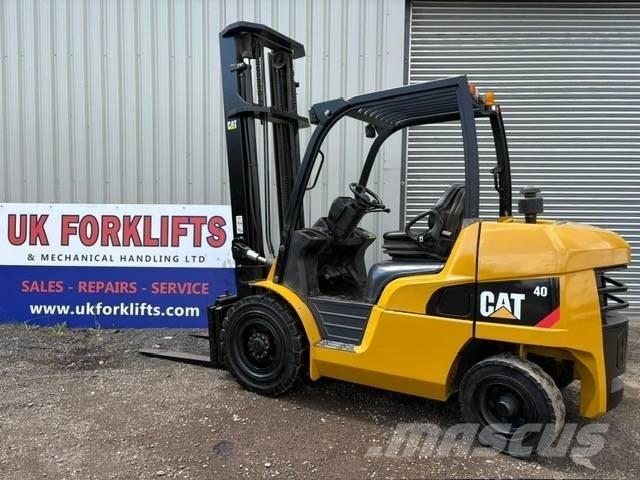 CAT DP40NT Diesel Trucker