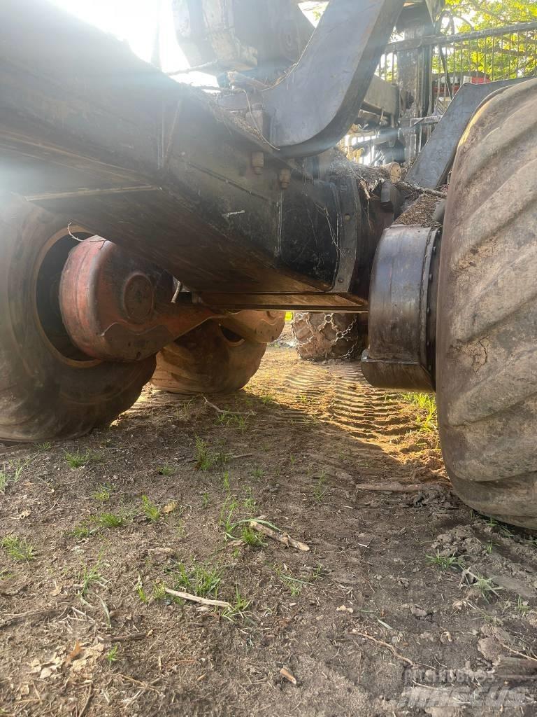 Valmet 890,2 Lassbærere