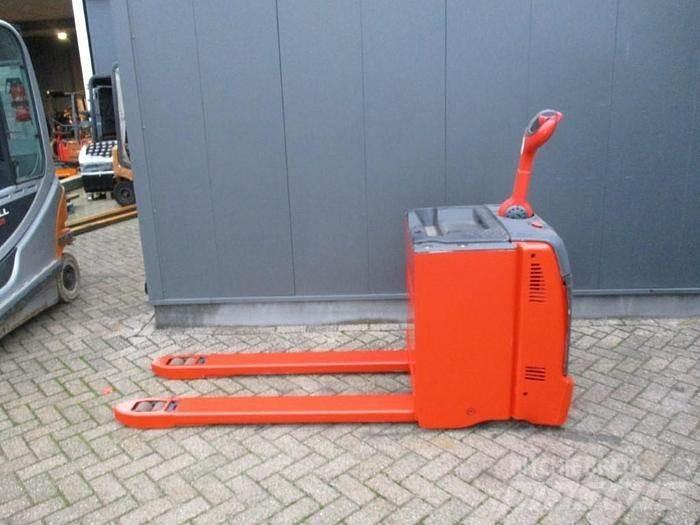 Linde T30 Lavtløftende truck