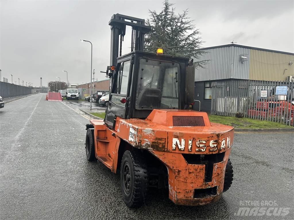 Nissan 20ZVF05H70U Diesel Trucker