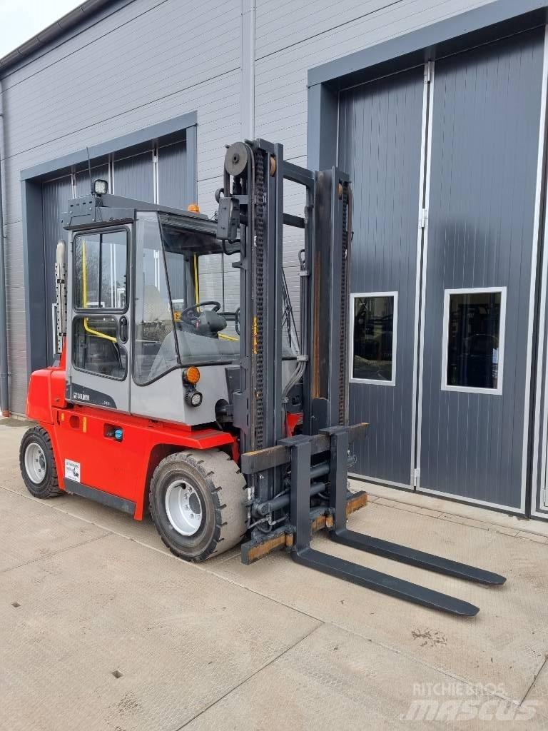 Kalmar DCE 55-6 Diesel Trucker