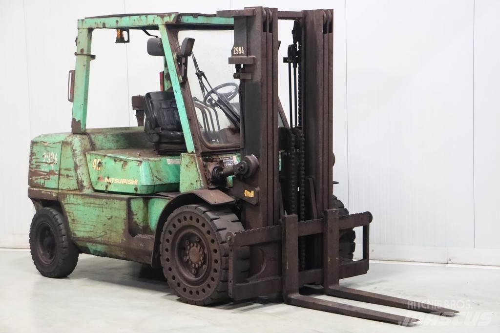 Mitsubishi FD45K2 Diesel Trucker