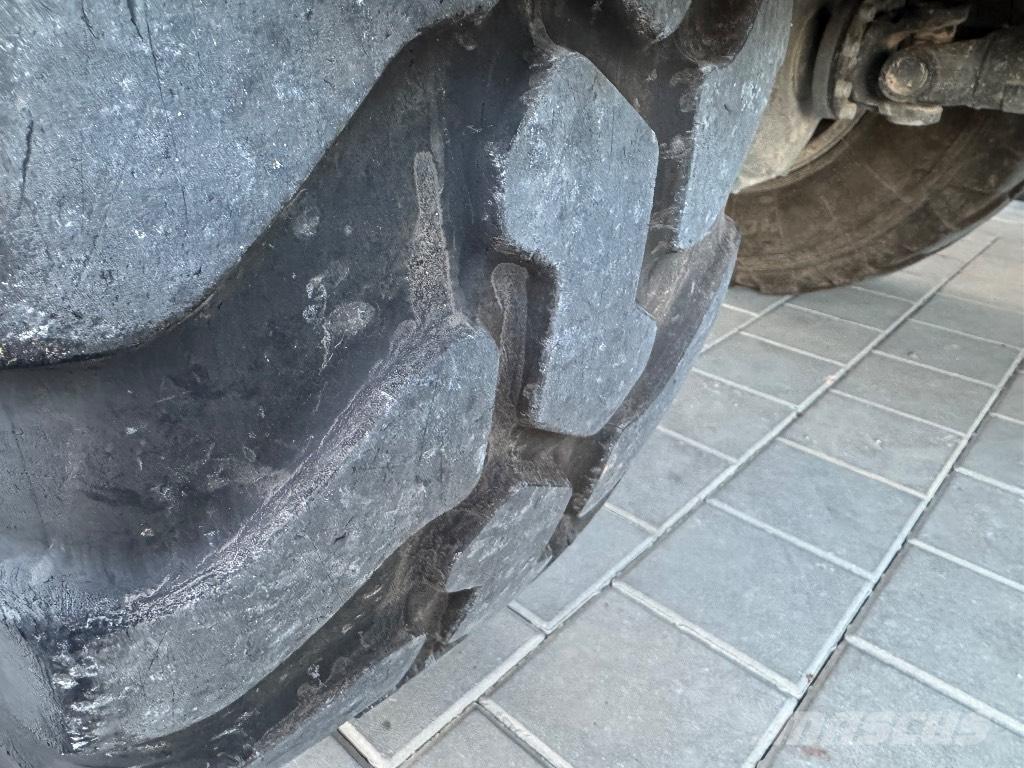 Liebherr L 506 Hjullastere