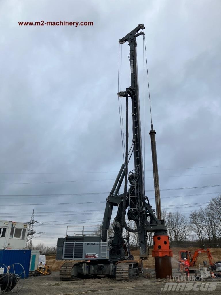 Liebherr LB 44 Store borerigger