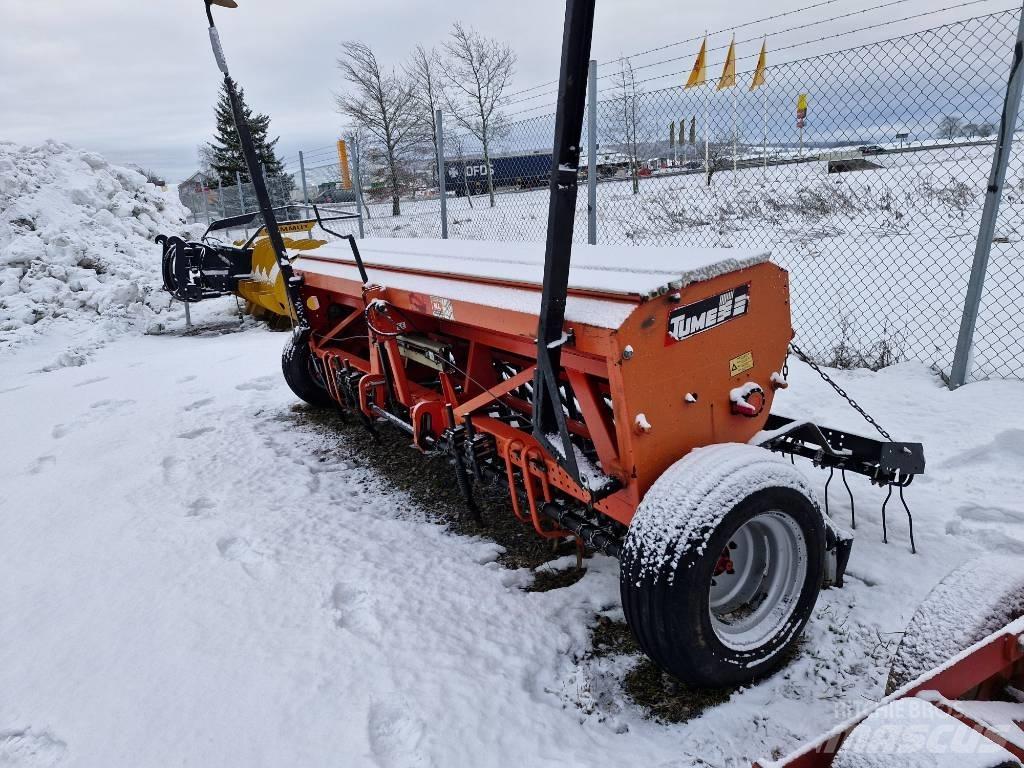 Tume CK Såmaskiner