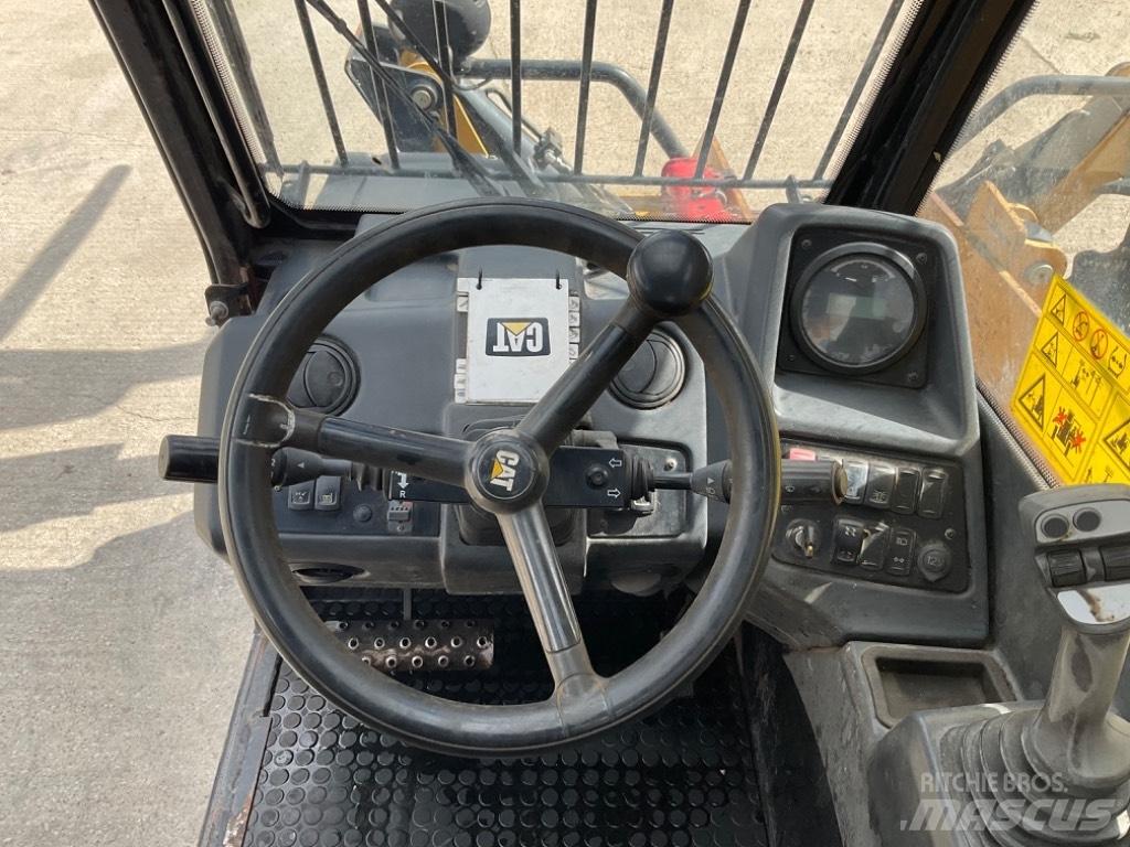 CAT TH 414 Teleskoplastere