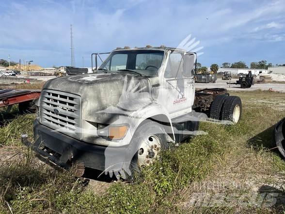 Ford F800 Chassis