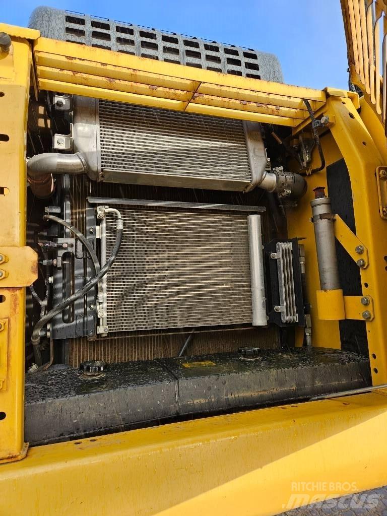Komatsu PC210LC-11 Beltegraver