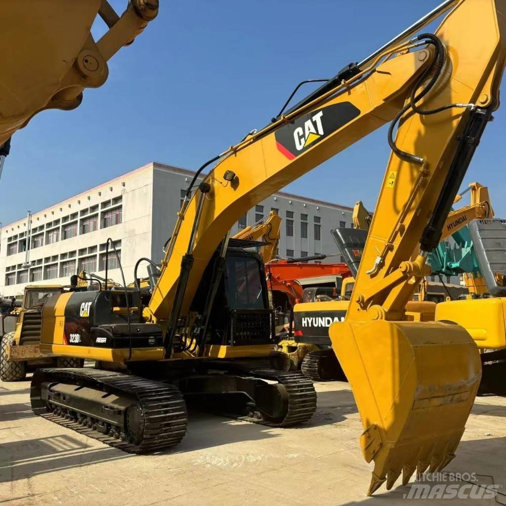 CAT 323 D L Beltegraver