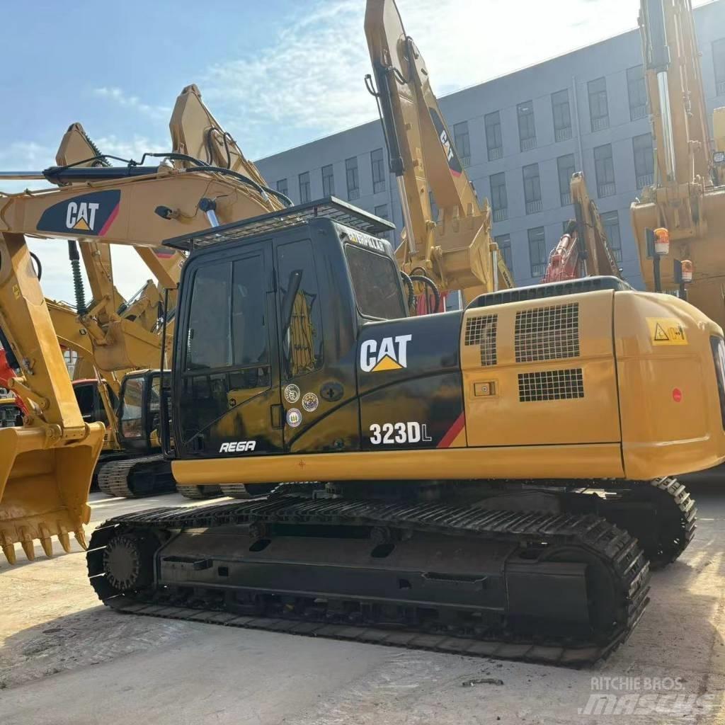 CAT 323 D L Beltegraver