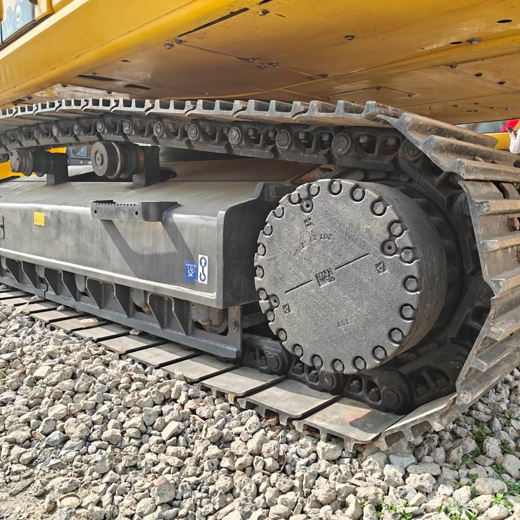 Komatsu 350LC-8 Beltegraver