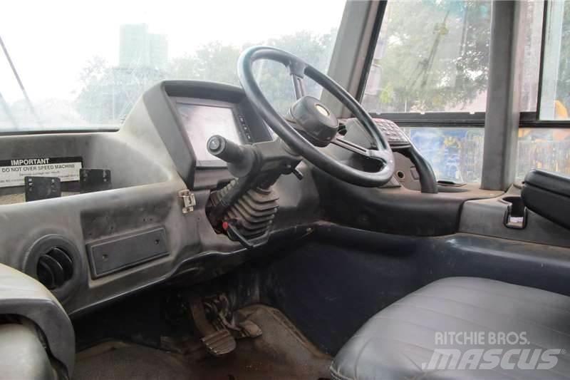 Bell B30D 22000L Andre lastebiler
