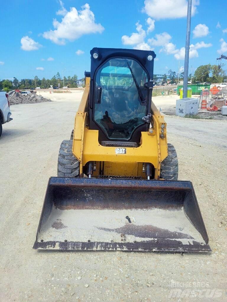 CAT 242 D Kompaktlastere