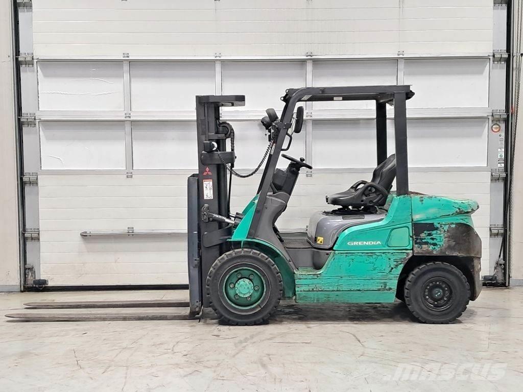 Mitsubishi FD30NT Diesel Trucker