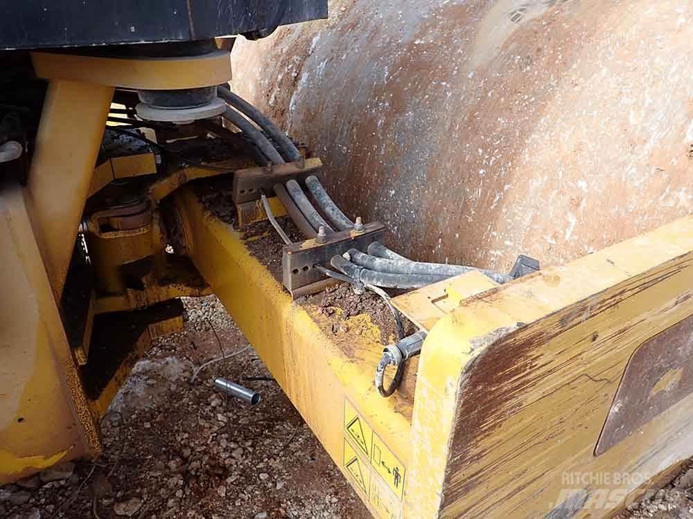 CAT CS64B Vibroplater