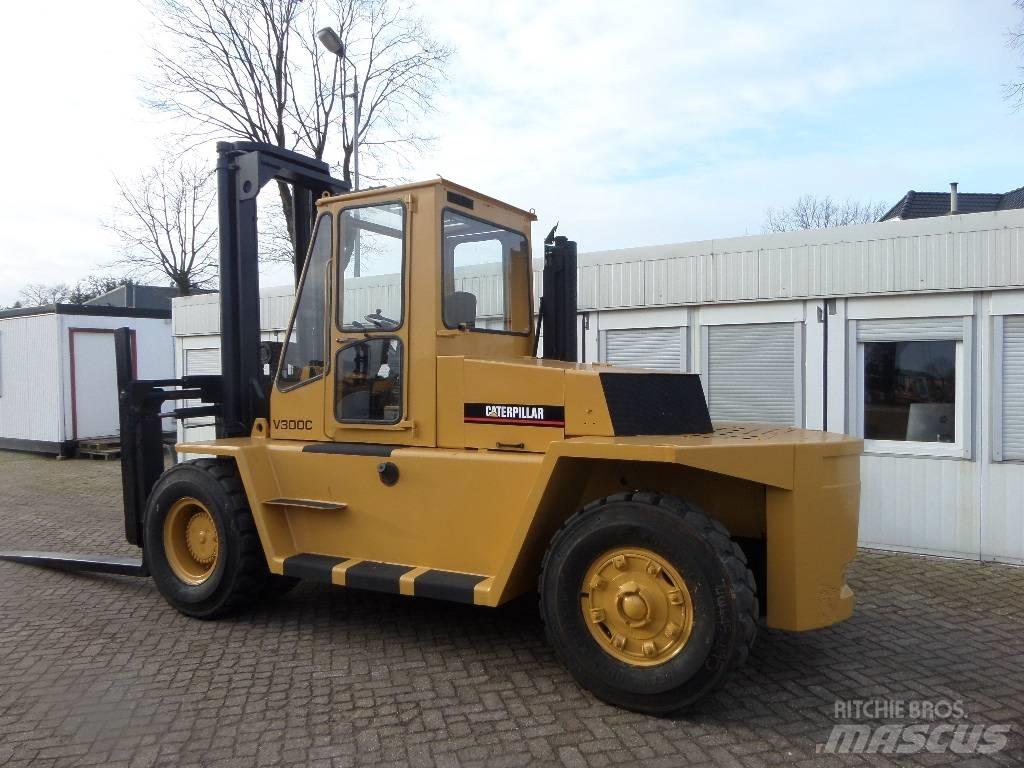 CAT V 300 C Diesel Trucker