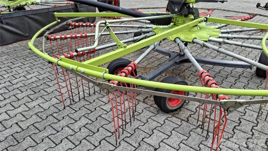 CLAAS Liner 2900 Svanser