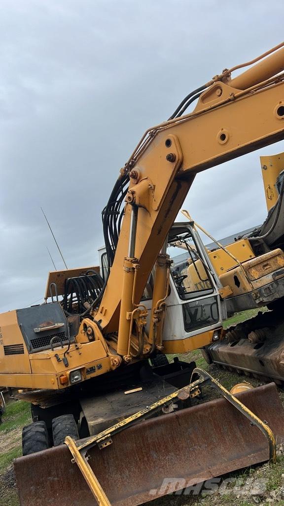 Liebherr A 922 Førerhus og Interiør