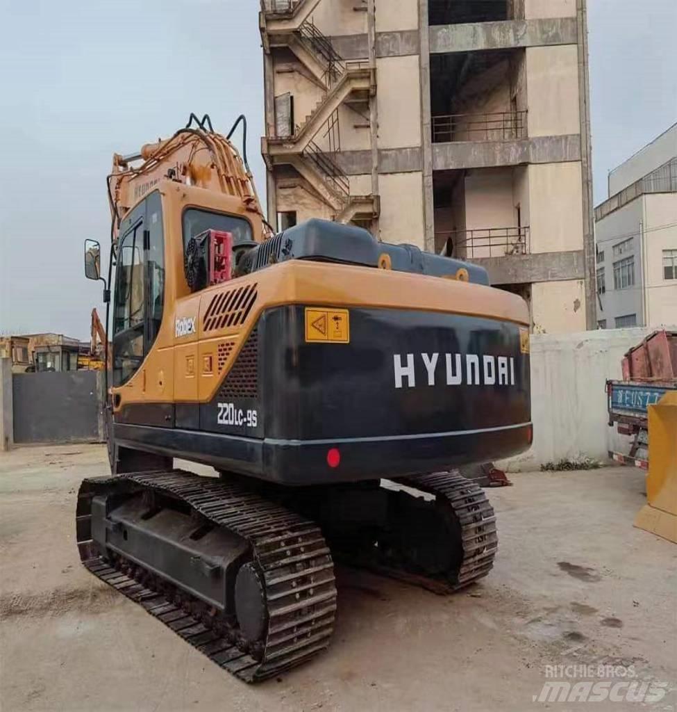 Hyundai R220LC-9S Beltegraver