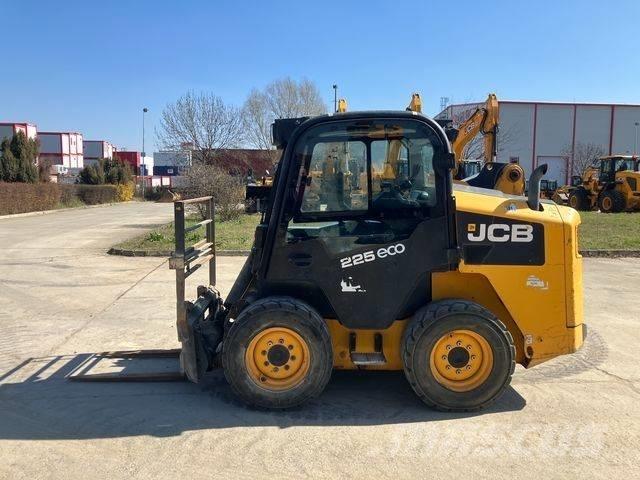 JCB 225 Kompaktlastere