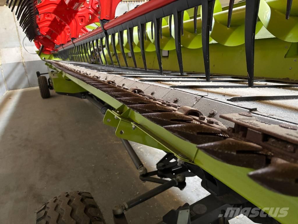 CLAAS LEXION 8800 TT Skurtreskere
